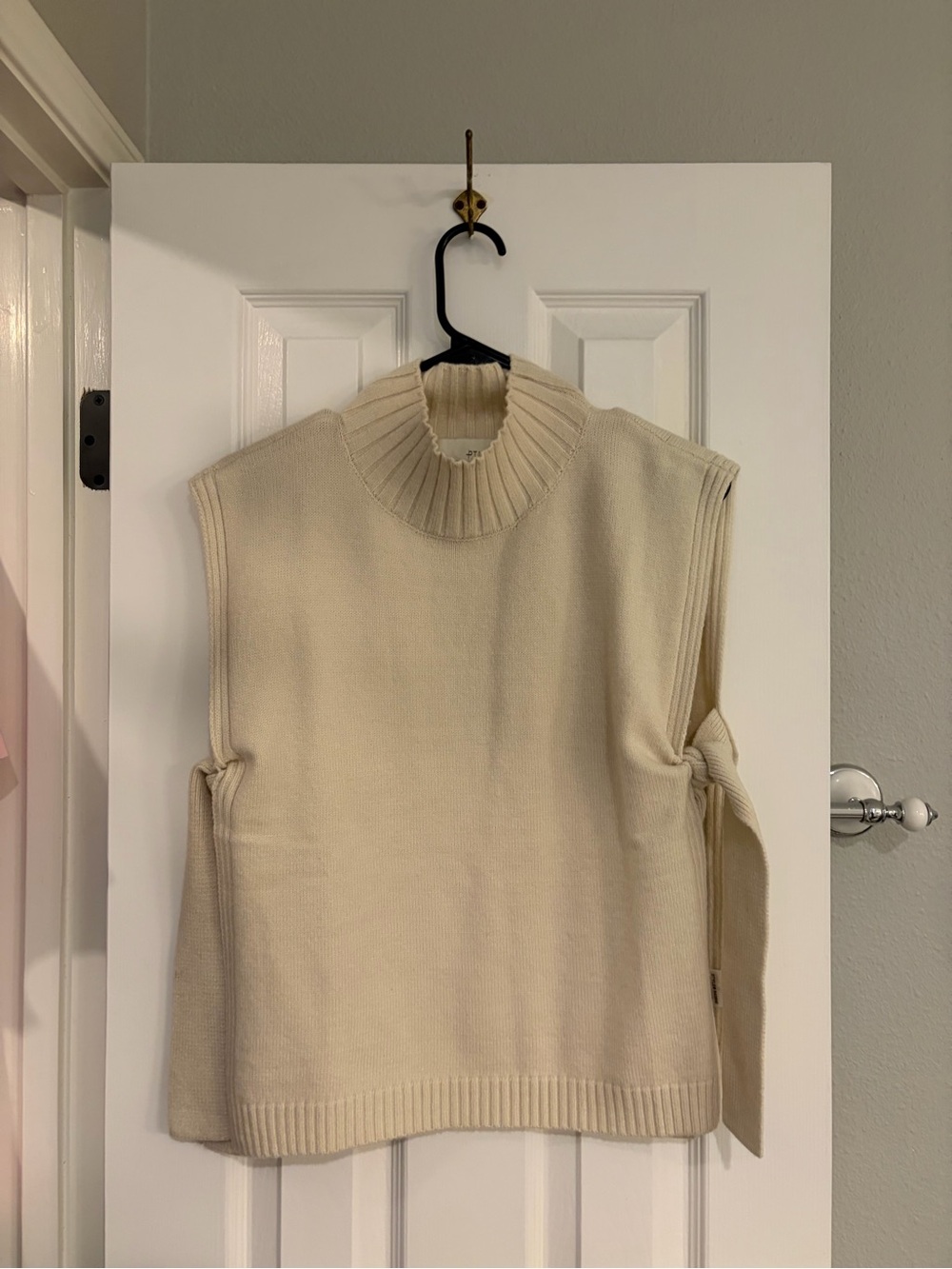 Pinch Sleeveless Sweater Vest Cream Side Tie Knit Top Small